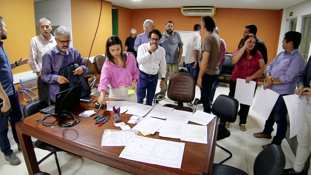 Ambiente de cocriação para criar estratégias com encontros on e off line