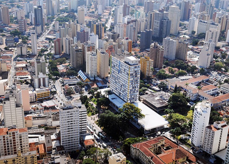 foto aérea da Associação Campineira de Imprensa, ao lado da Prefeitura de Campinas